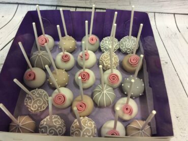 Cake pops τριανταφυλλάκι