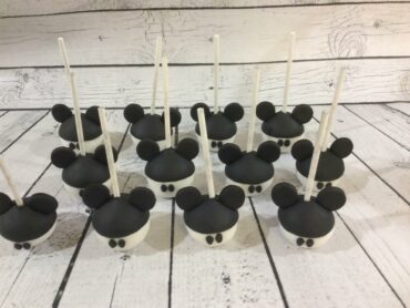 Cake pops Mickey